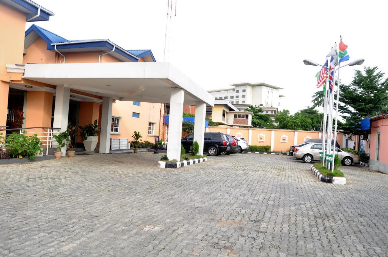 Primal Hotel Isaac John Gra Ikeja Exterior photo