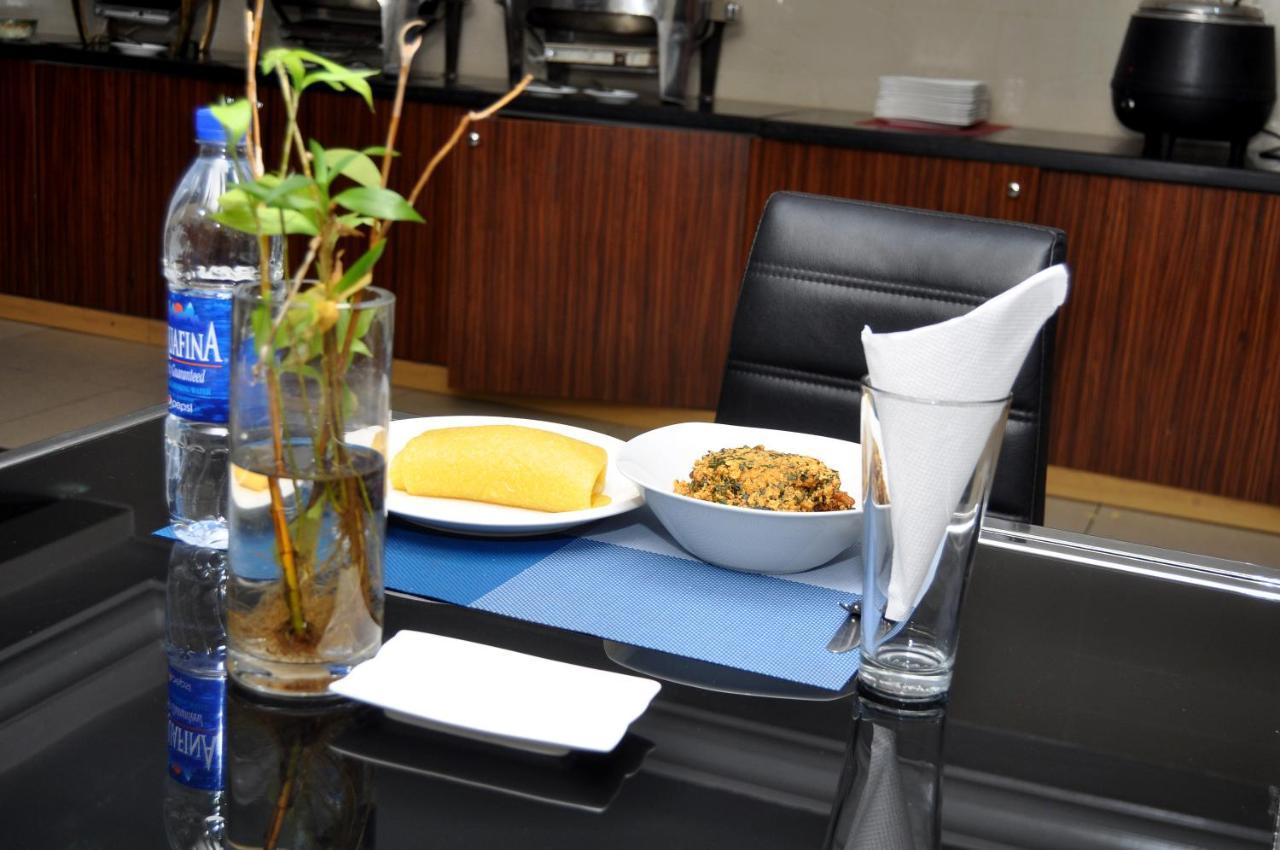 Primal Hotel Isaac John Gra Ikeja Exterior photo