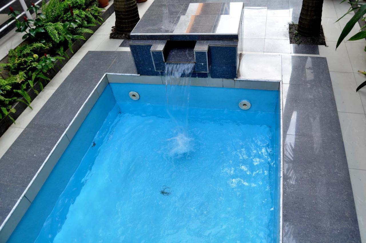 Primal Hotel Isaac John Gra Ikeja Exterior photo