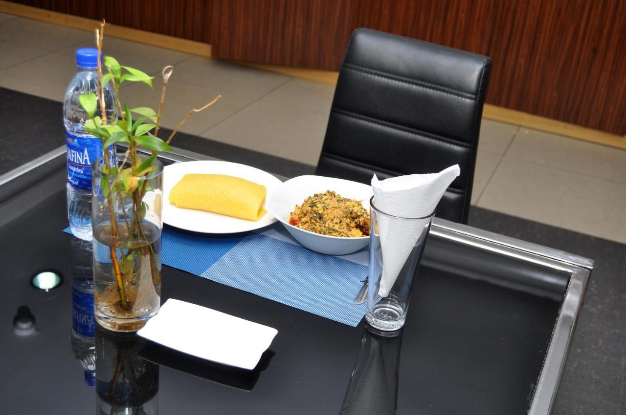 Primal Hotel Isaac John Gra Ikeja Exterior photo