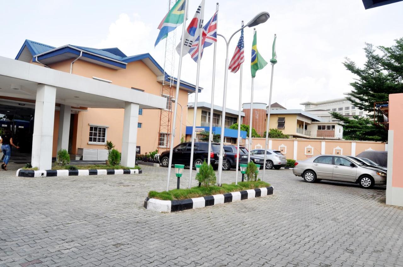 Primal Hotel Isaac John Gra Ikeja Exterior photo