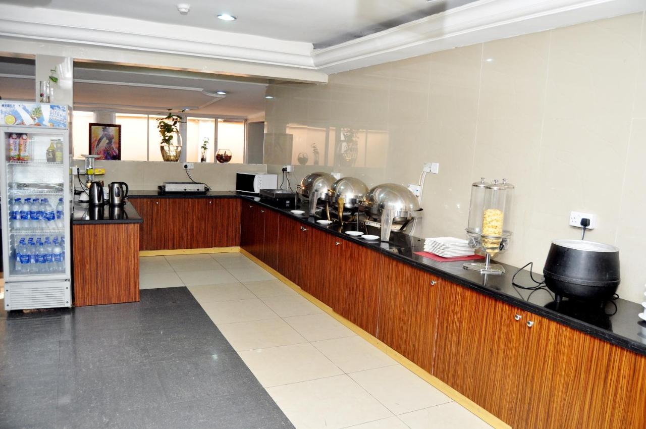 Primal Hotel Isaac John Gra Ikeja Exterior photo
