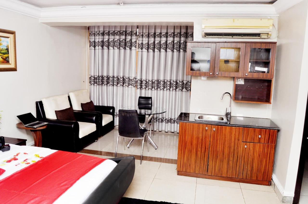 Primal Hotel Isaac John Gra Ikeja Exterior photo