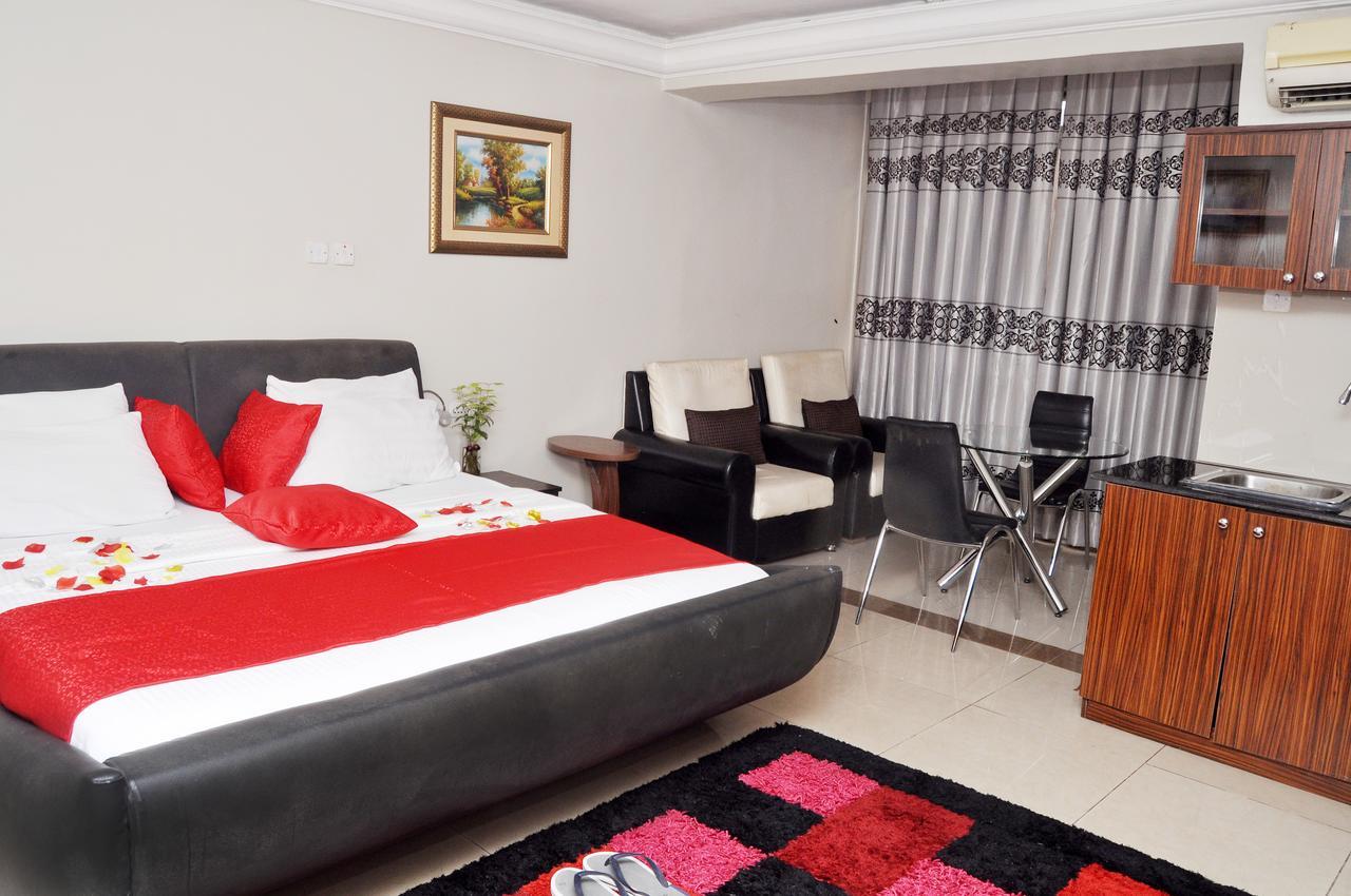 Primal Hotel Isaac John Gra Ikeja Exterior photo