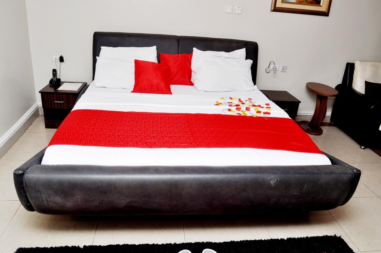 Primal Hotel Isaac John Gra Ikeja Exterior photo