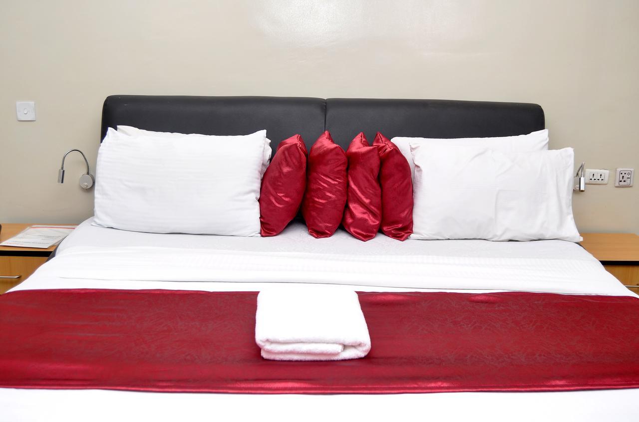 Primal Hotel Isaac John Gra Ikeja Exterior photo