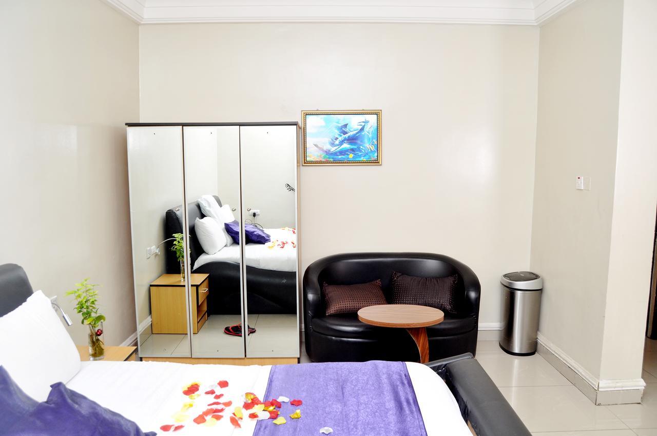 Primal Hotel Isaac John Gra Ikeja Exterior photo